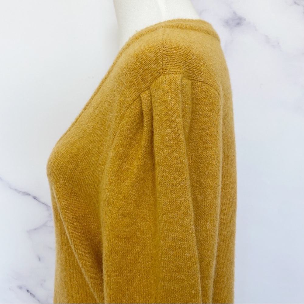 SOLD Madewell Westgate V-Neck Sweater in Coziest Yarn - Picture 7 of 14